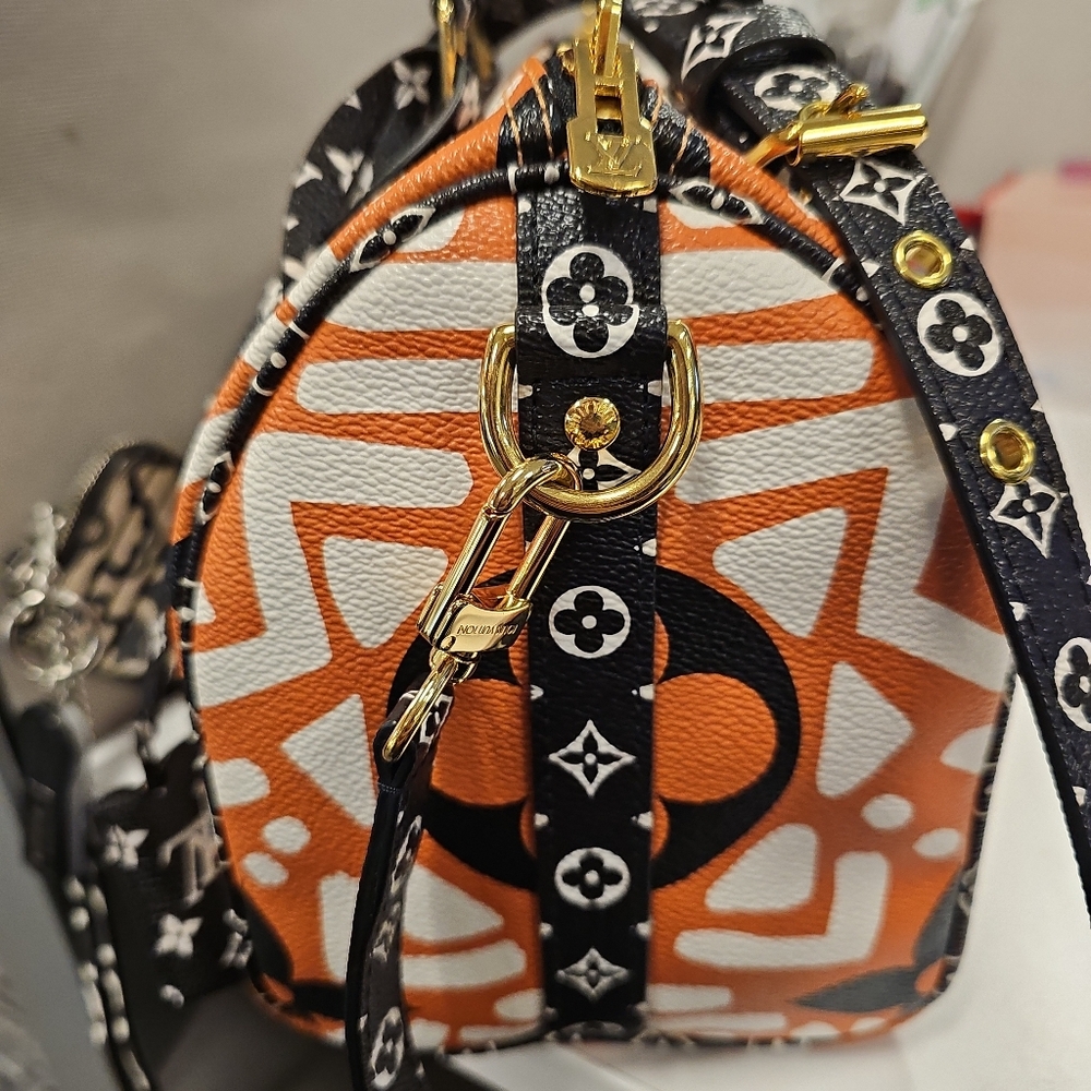 Louis Vuitton Speedy 25 Crafty Bandouliere Giant Monogram - Picture 4 of 13